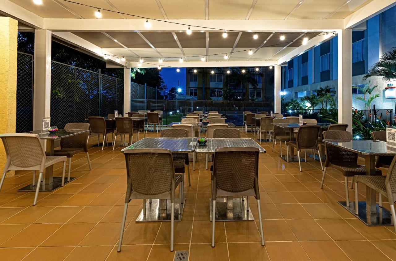 Best Western Puerto Gaitán Esterno foto